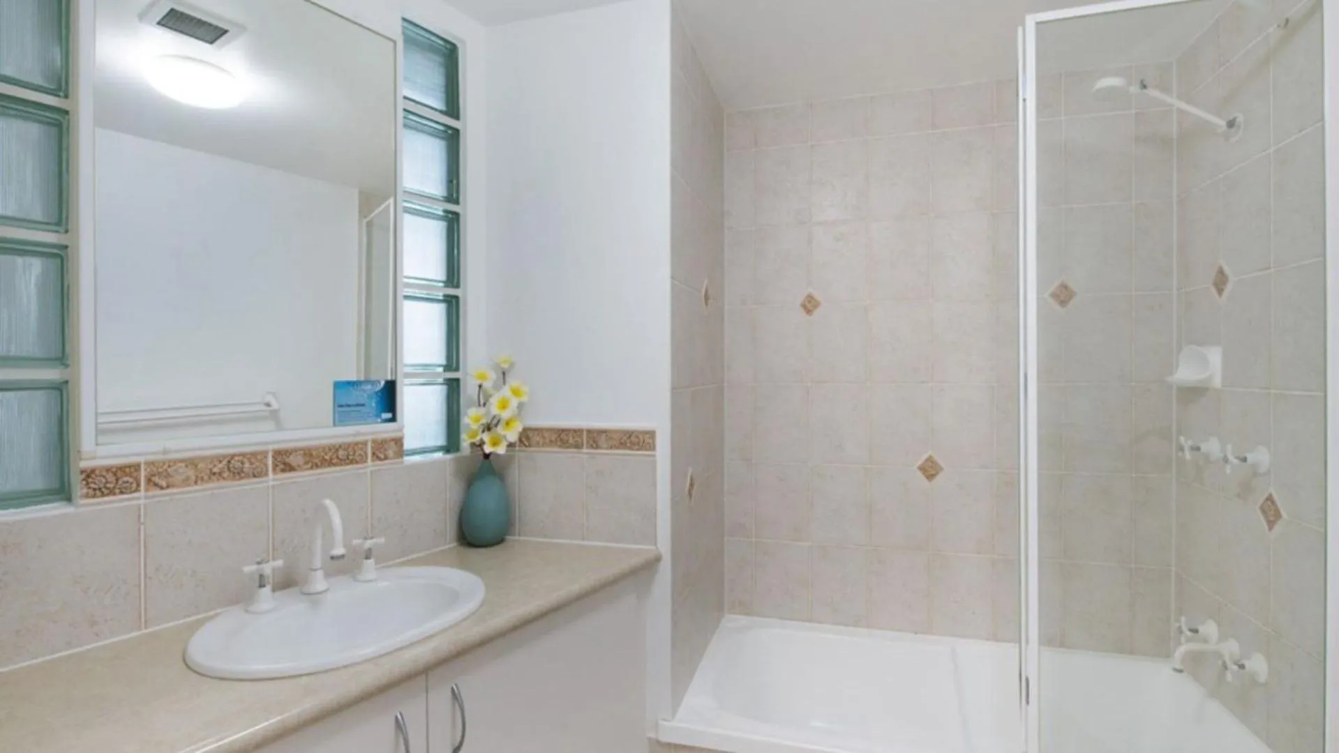 Grand Pacific Unit 19 Apartment Caloundra 0*,